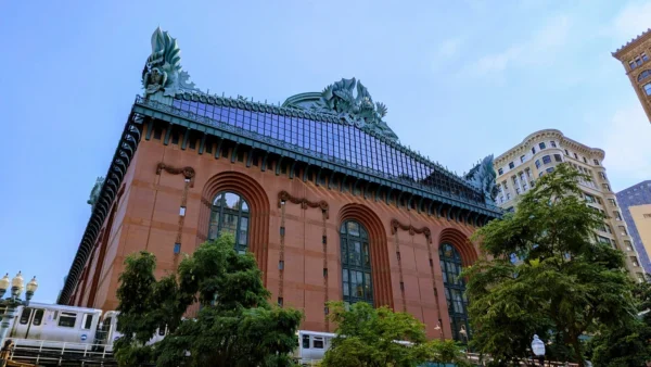 Chicago Loop and Millennium Park Scavenger Hunt Walking Tour - Image 7
