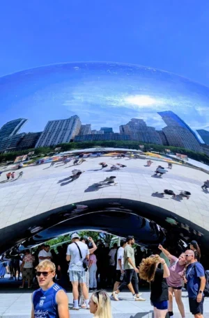 Chicago Loop and Millennium Park Scavenger Hunt Walking Tour