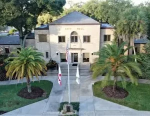 New Smyrna Beach Florida City Hall.jpg in New Smyrna Beach Scavenger Hunt, FL