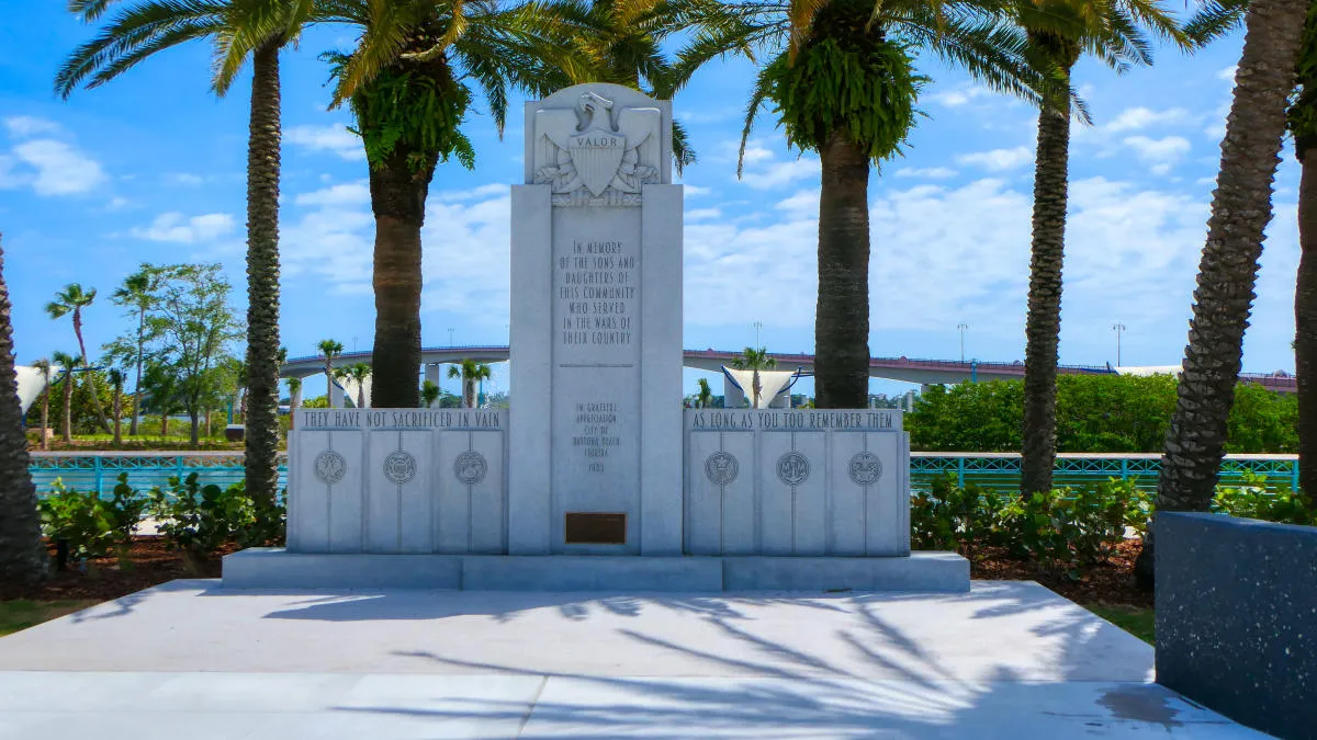 Veterans Memorial Daytona Beach FL.jpg in Daytona Beach Scavenger Hunt