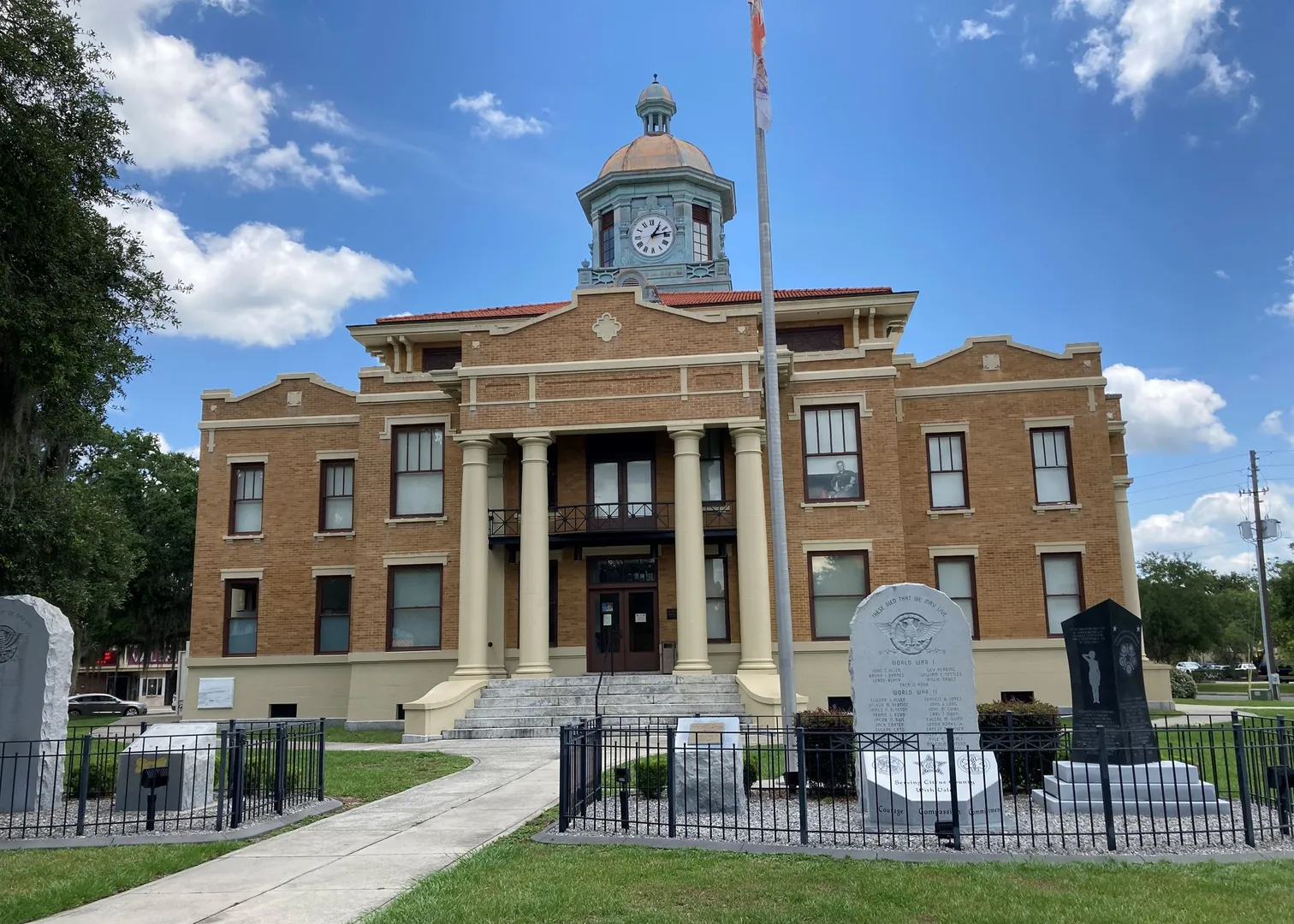 Citrus County Courthouse Inverness FL.jpg in Inverness Scavenger Hunt