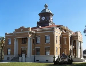 Citrus County Courthouse Inverness Florida.jpg in Inverness Scavenger Hunt, FL