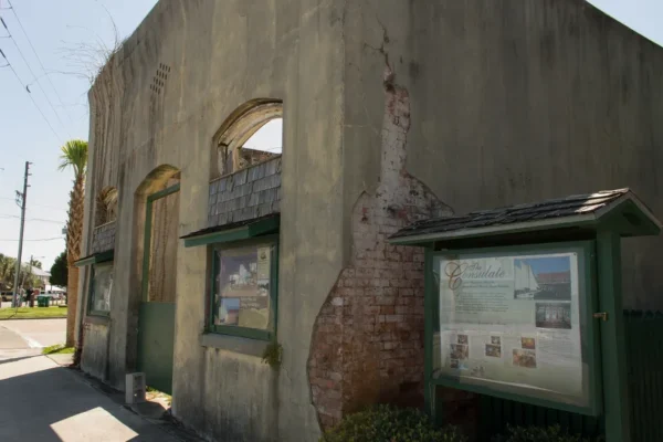Abandoned Building Apalachicola Riverfront 2.jpg in Apalachicola Scavenger Hunt, FL