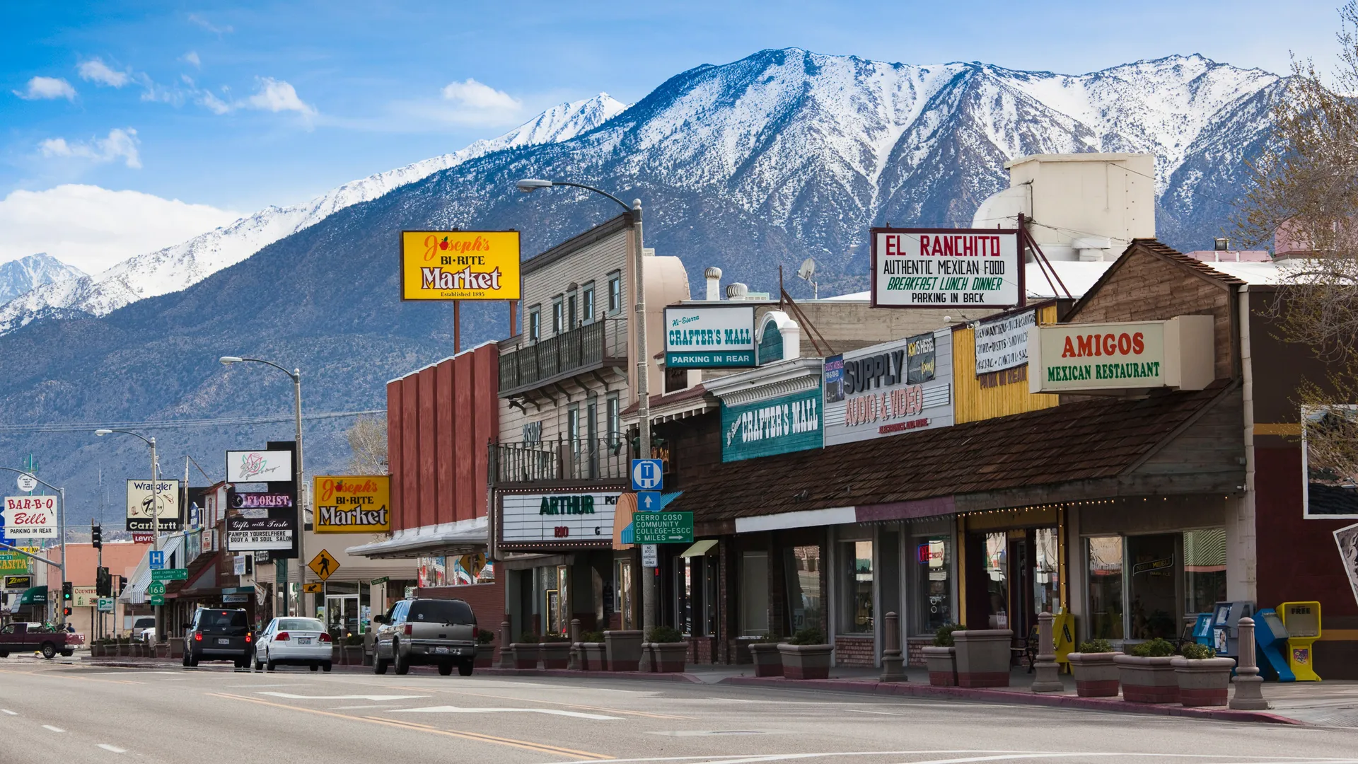 Main St Bishop CA.jpg in Bishop Scavenger Hunt