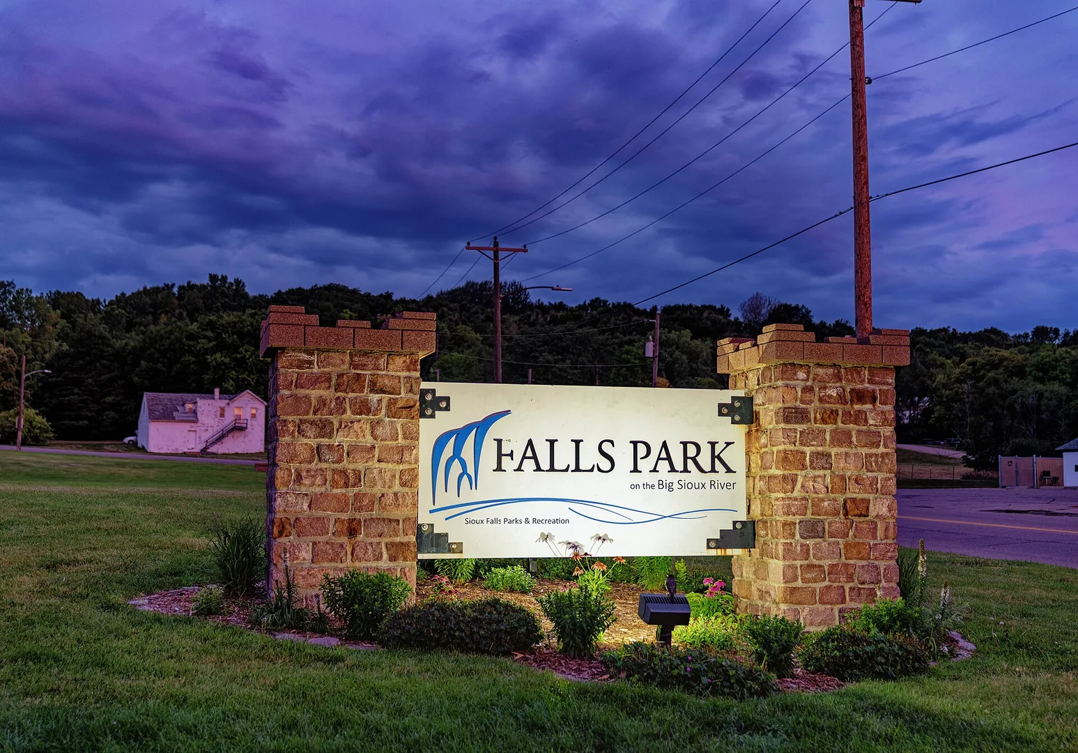 Falls Park on the Big Sioux River - Sioux Falls - South Dakota (52434267818).jpg in Sioux Falls Scavenger Hunt, SD