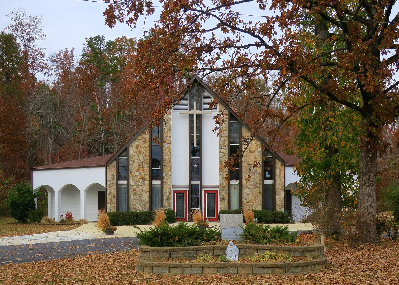 Saint Charles Borromeo Catholic Church (Jacksonville, Alabama) - exterior 2.jpg in Jacksonville Alabama Scavenger Hunt