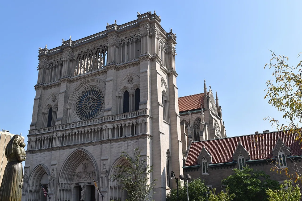 Cathedral Basilica in Covington Kentucky Scavenger Hunt
