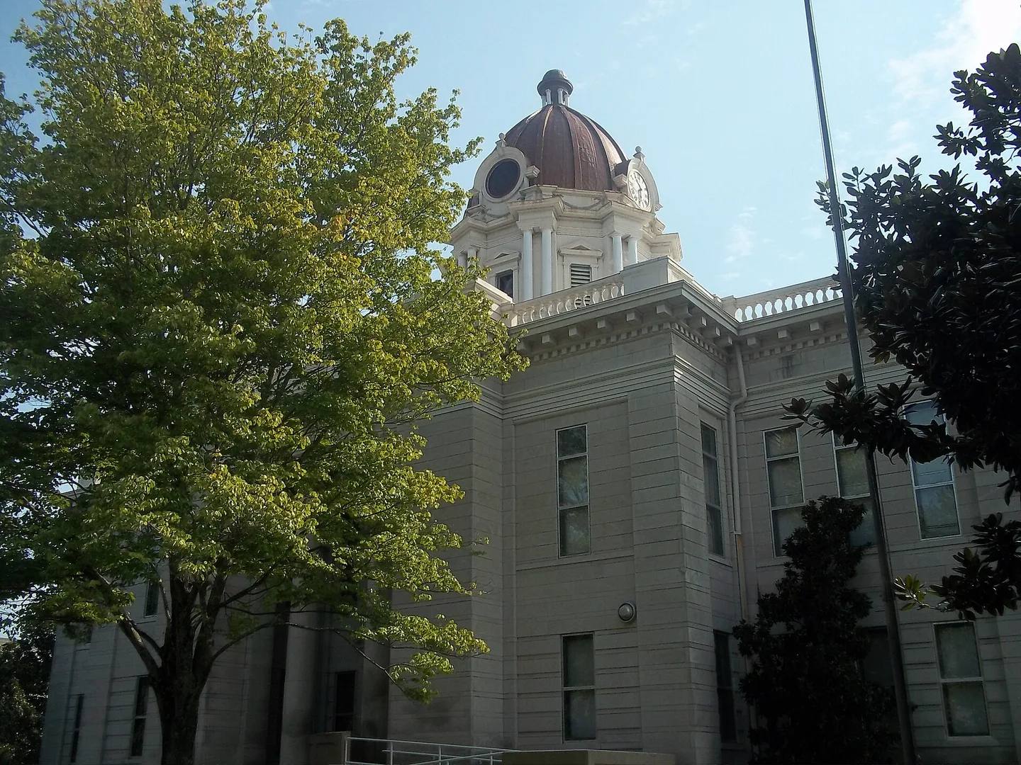 Lee County Courthouse 1.JPG in Tupelo Scavenger Hunt, MS