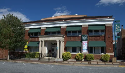 Hickory Municipal Building Hickory North Carolina.jpg in Hickory Scavenger Hunt, NC